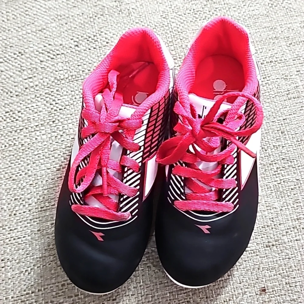 DIADORA Forzad MD Scoccer Cleats Pink white & blk sz K11.5